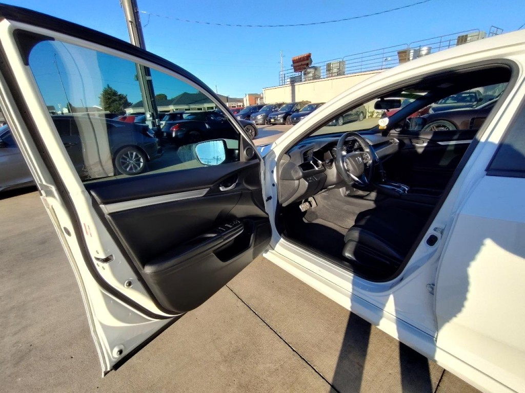 2019 Honda Civic Image 14
