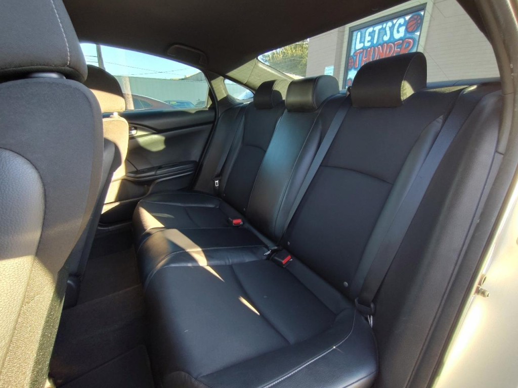 2019 Honda Civic Image 31