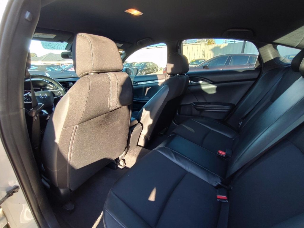 2019 Honda Civic Image 32
