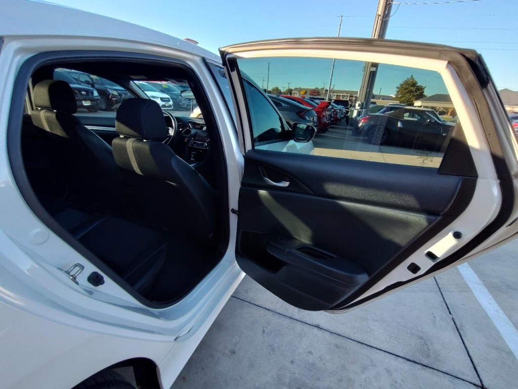 2019 Honda Civic Image 36