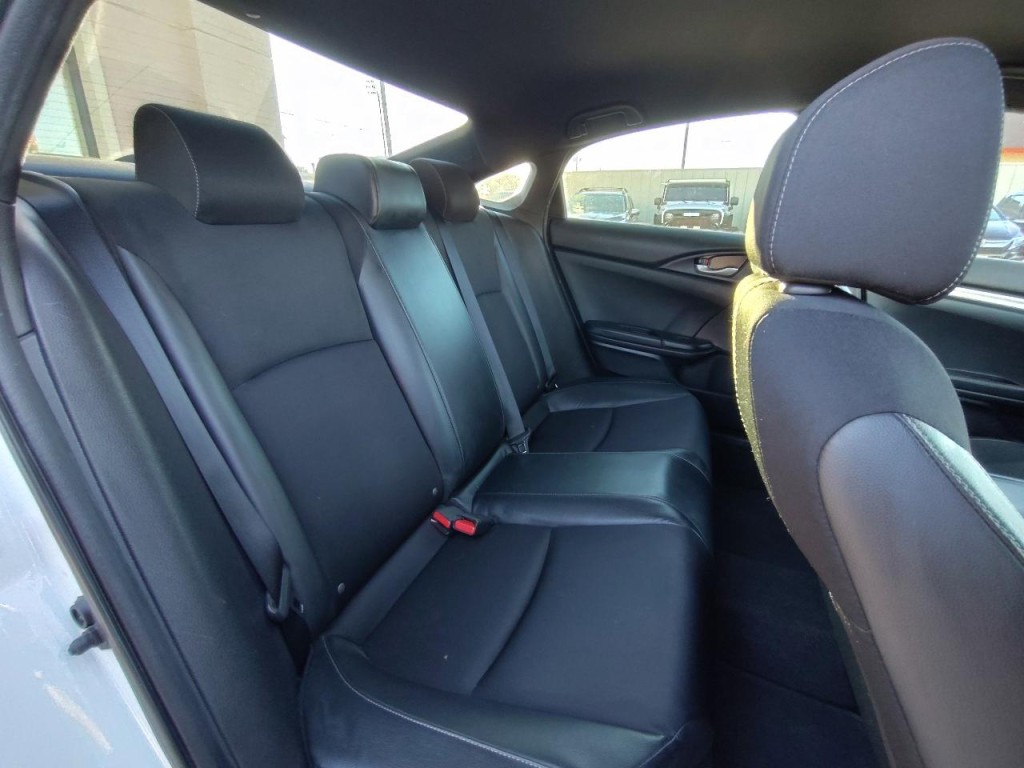 2019 Honda Civic Image 39