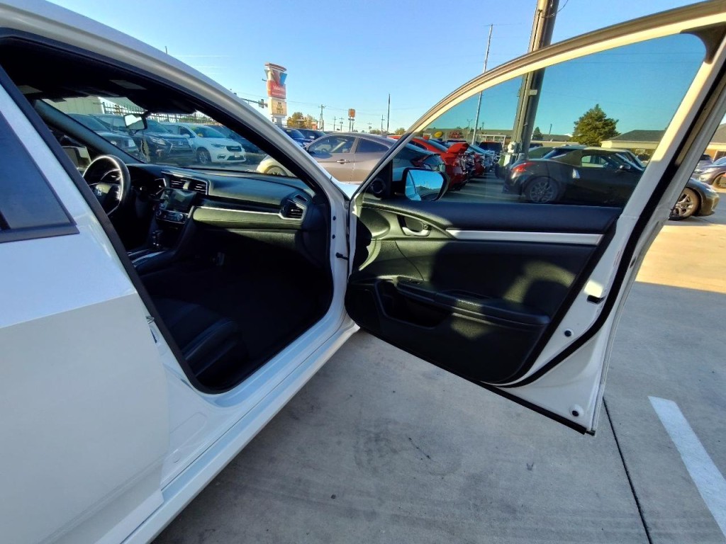 2019 Honda Civic Image 40