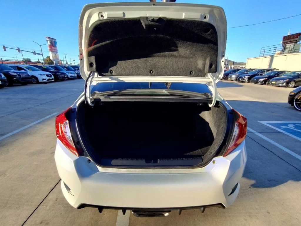 2019 Honda Civic Image 44
