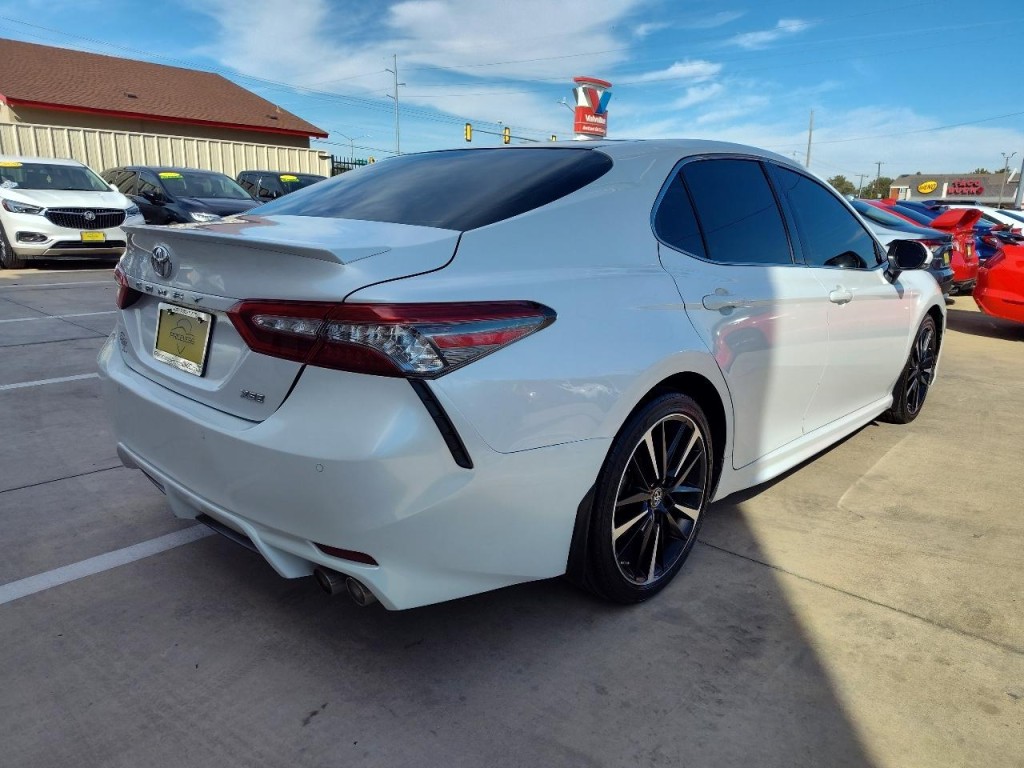 2018 Toyota Camry Image 4