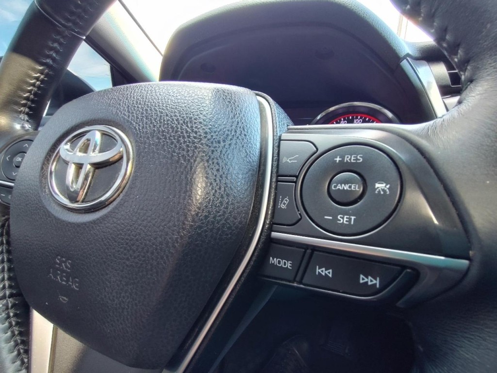 2018 Toyota Camry Image 20