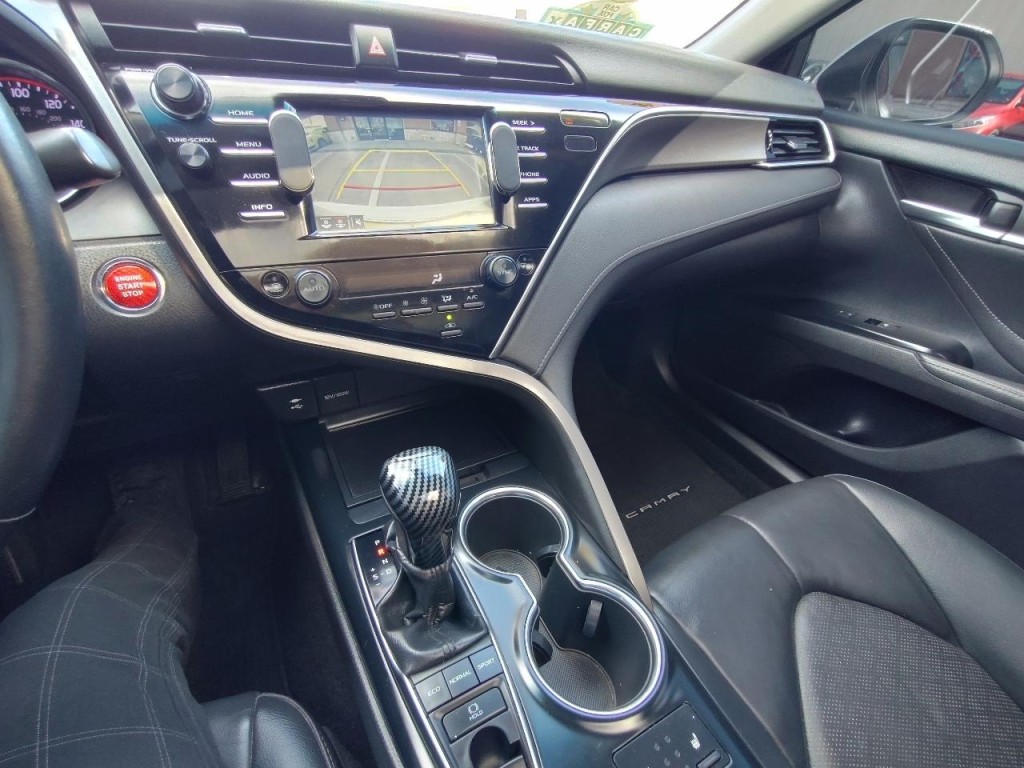 2018 Toyota Camry Image 24