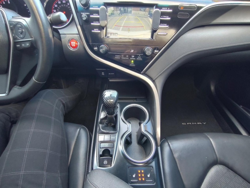 2018 Toyota Camry Image 25