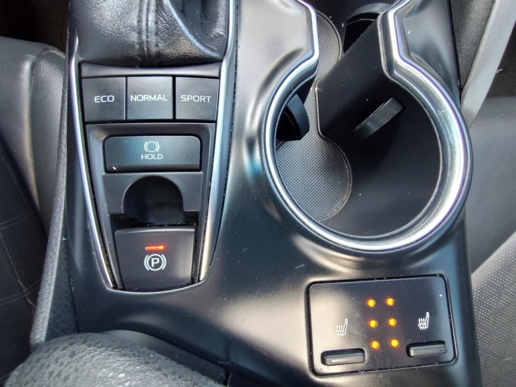 2018 Toyota Camry Image 28
