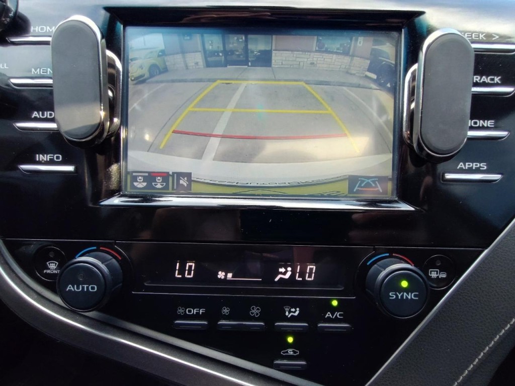 2018 Toyota Camry Image 33
