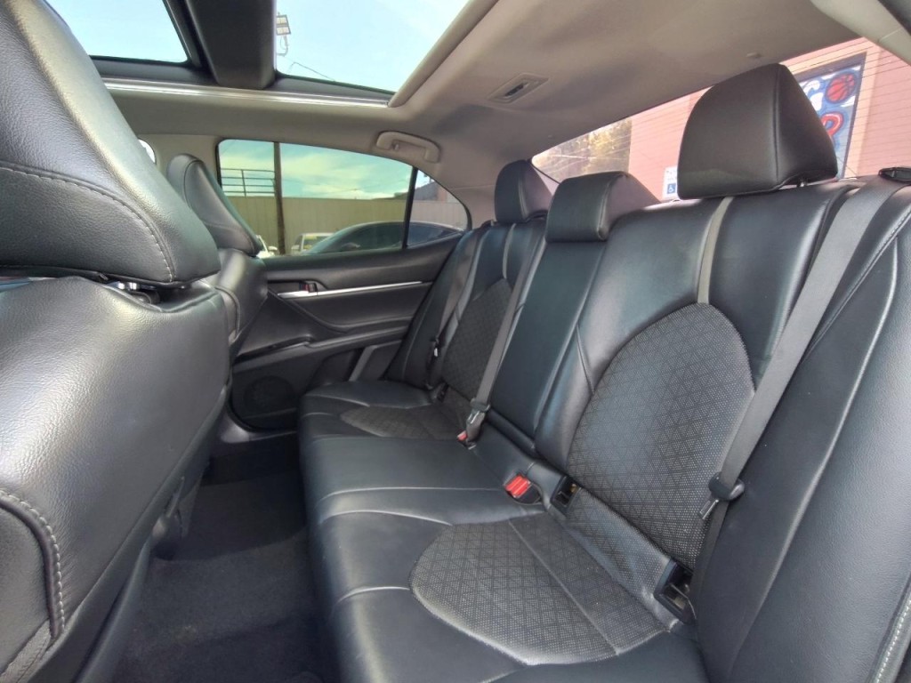 2018 Toyota Camry Image 36