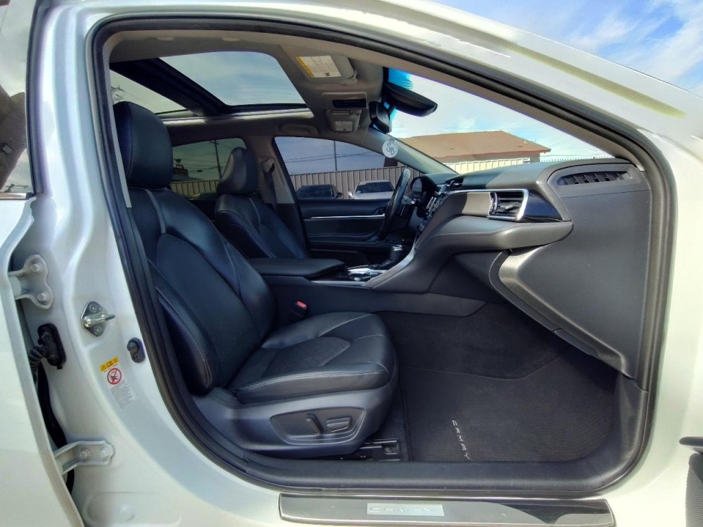 2018 Toyota Camry Image 47