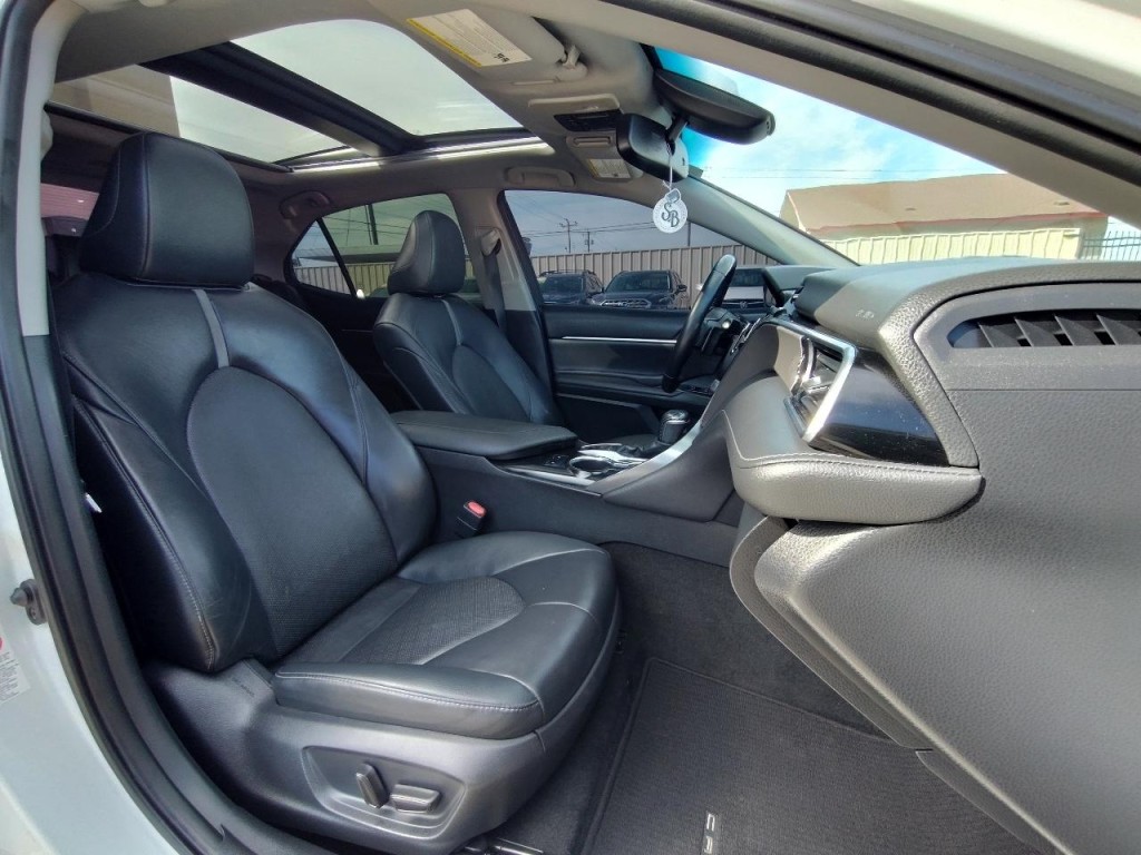2018 Toyota Camry Image 48