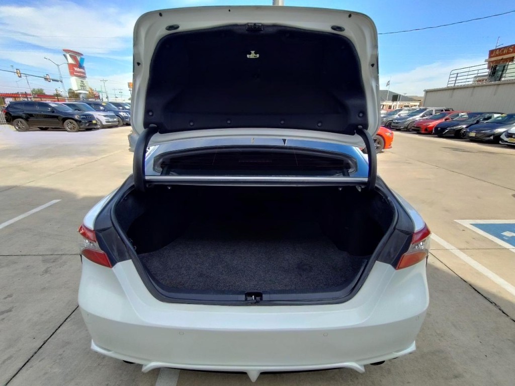 2018 Toyota Camry Image 50