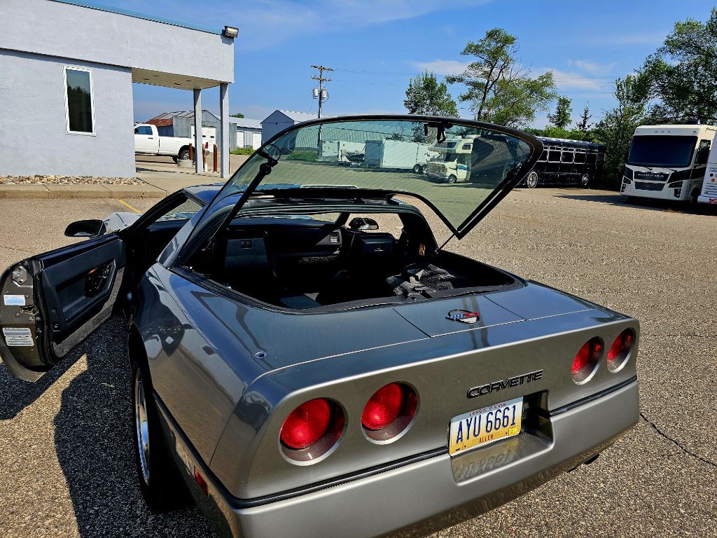 1986 Chevrolet Corvette Image 12