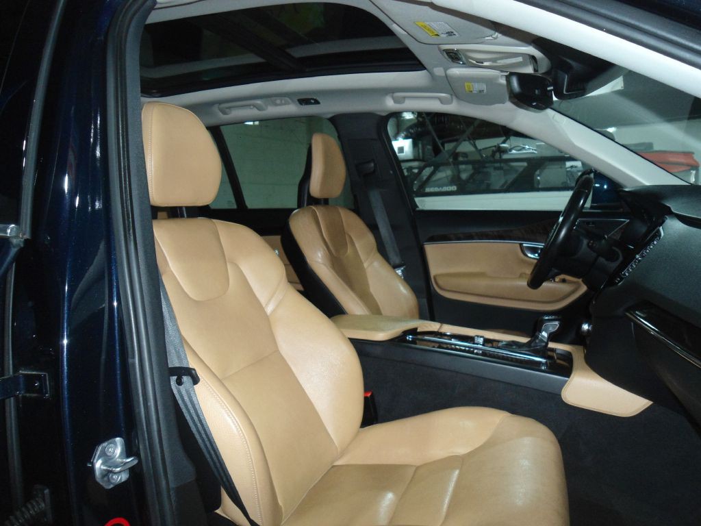 2016 Volvo XC90 Image 17