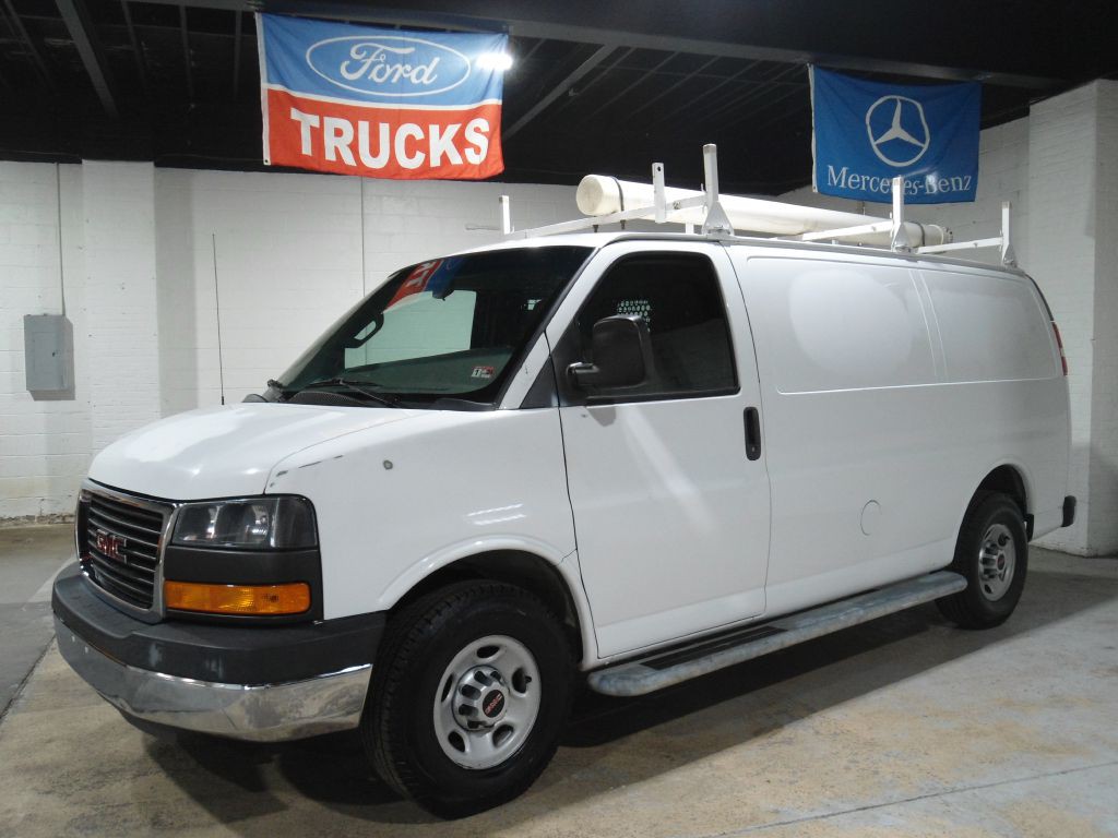 2016 GMC Savana Image 3