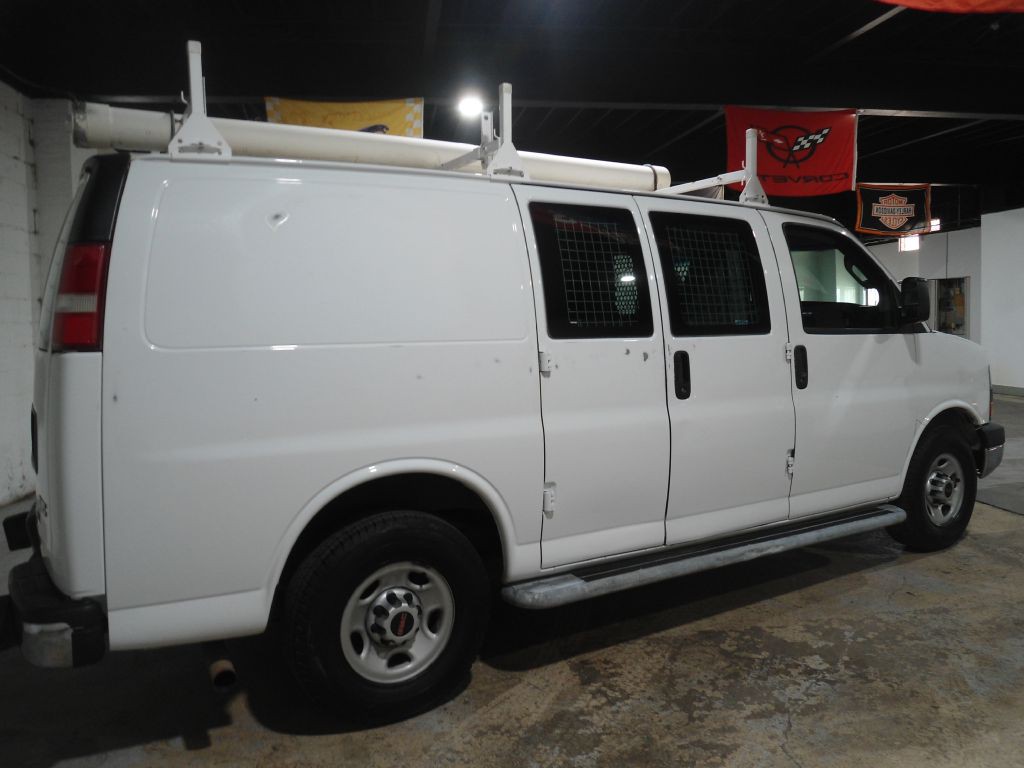 2016 GMC Savana Image 6