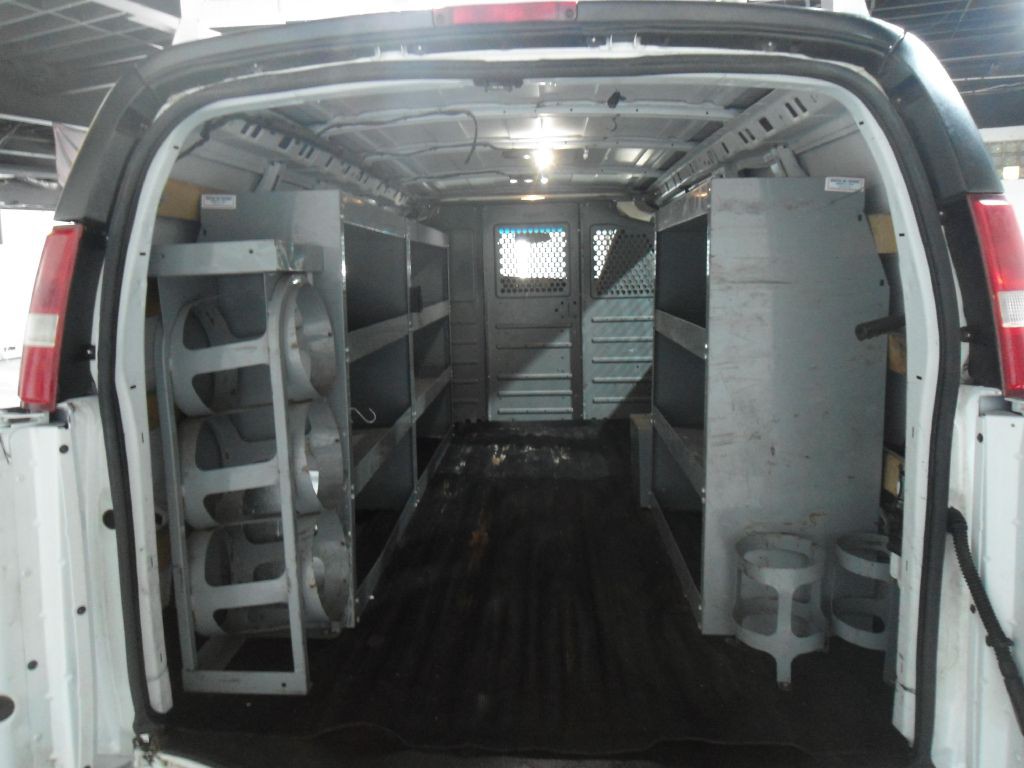 2016 GMC Savana Image 10