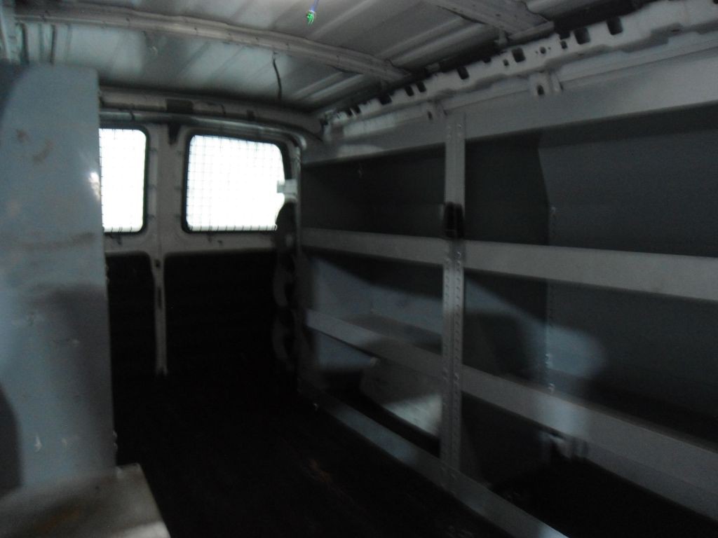 2016 GMC Savana Image 12