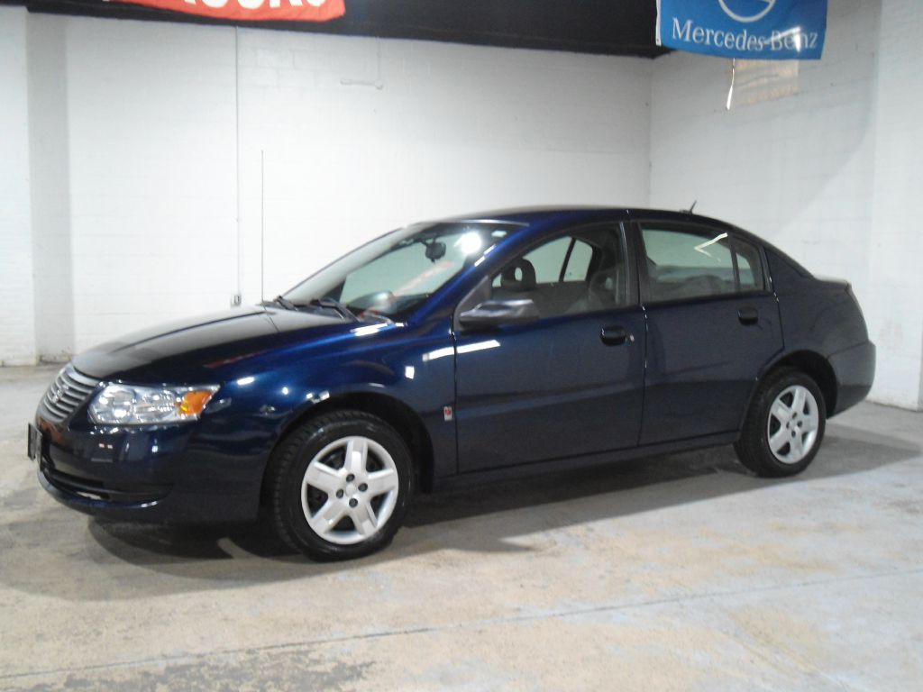 2007 Saturn ION Image 4