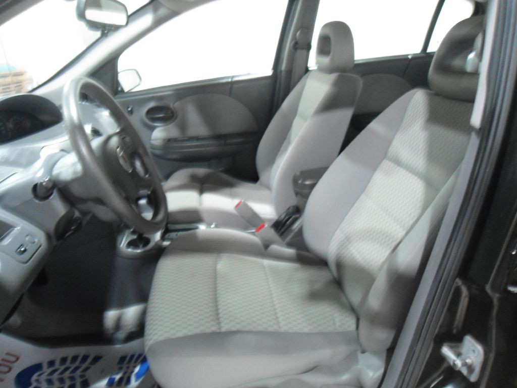 2007 Saturn ION Image 9