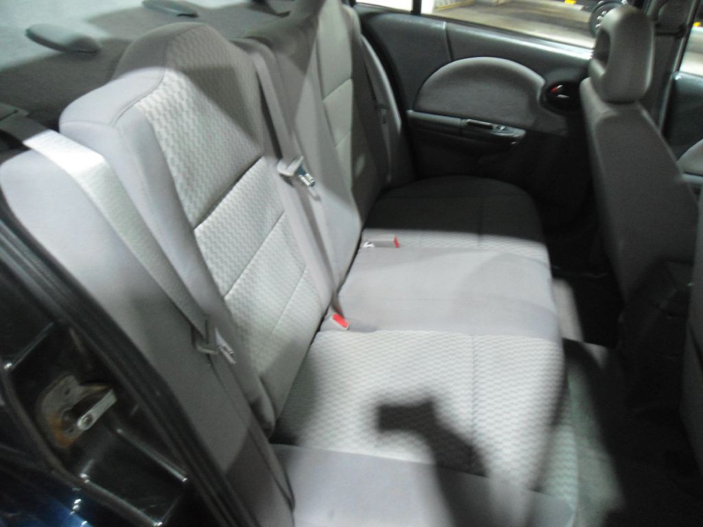2007 Saturn ION Image 13