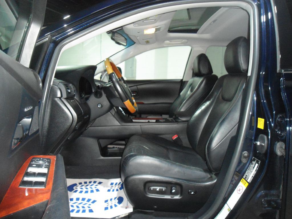 2010 Lexus RX Image 8