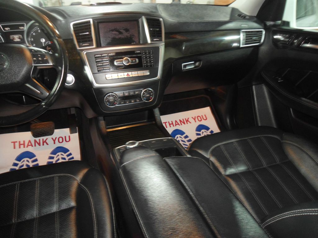 2016 Mercedes-Benz GL-Class Image 9