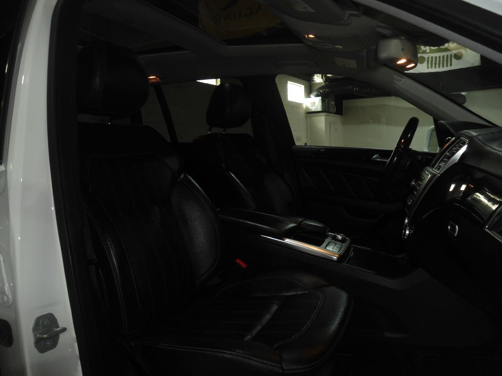 2016 Mercedes-Benz GL-Class Image 17