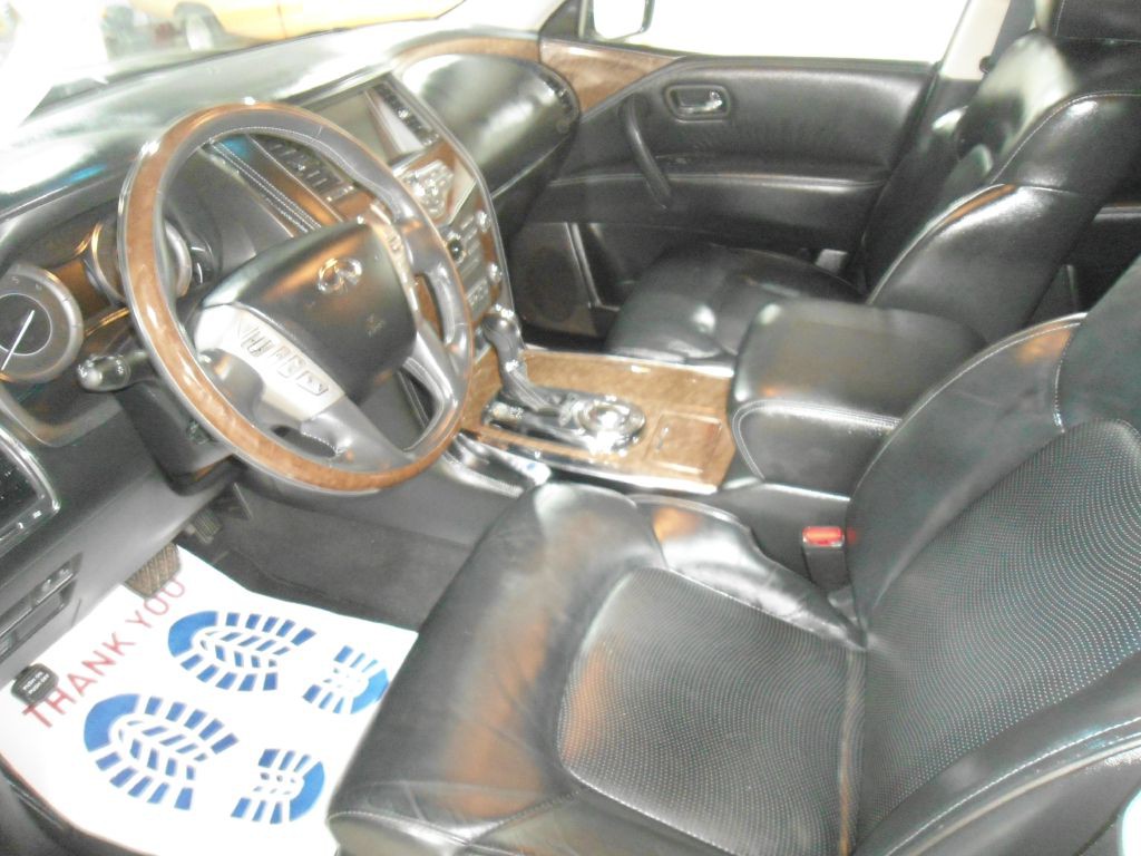 2015 INFINITI QX80 Image 9