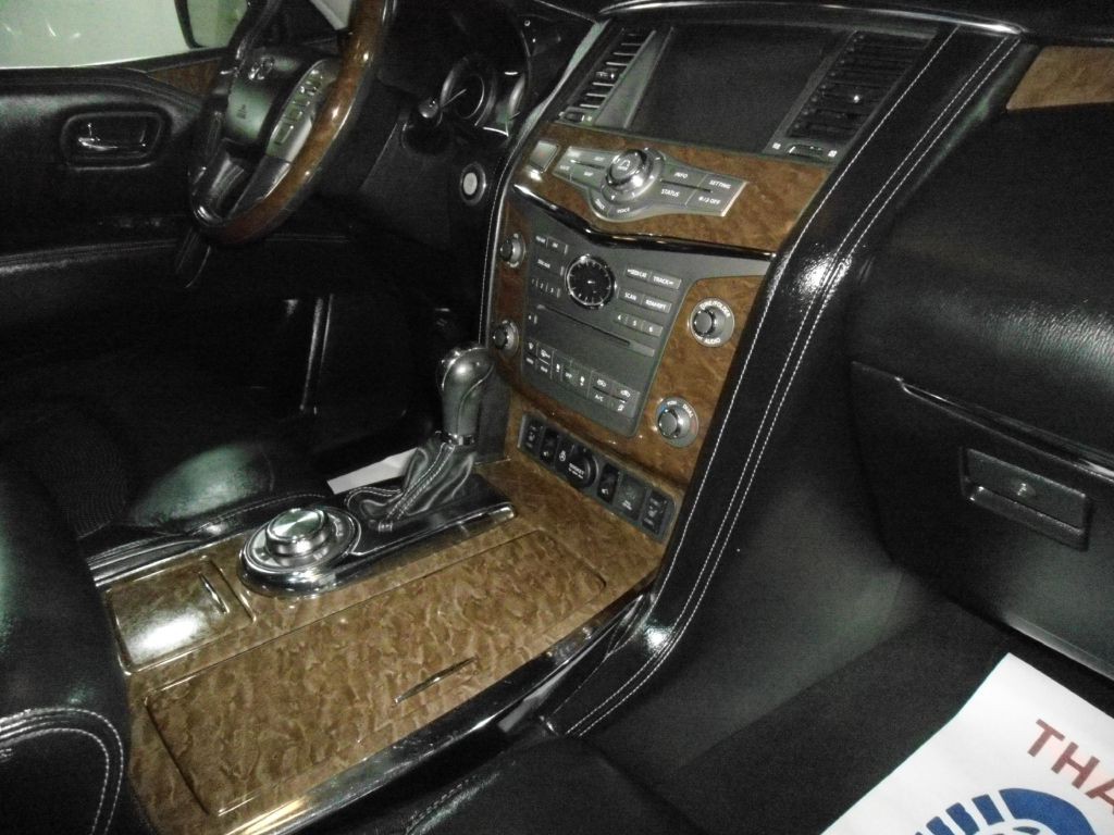 2015 INFINITI QX80 Image 16