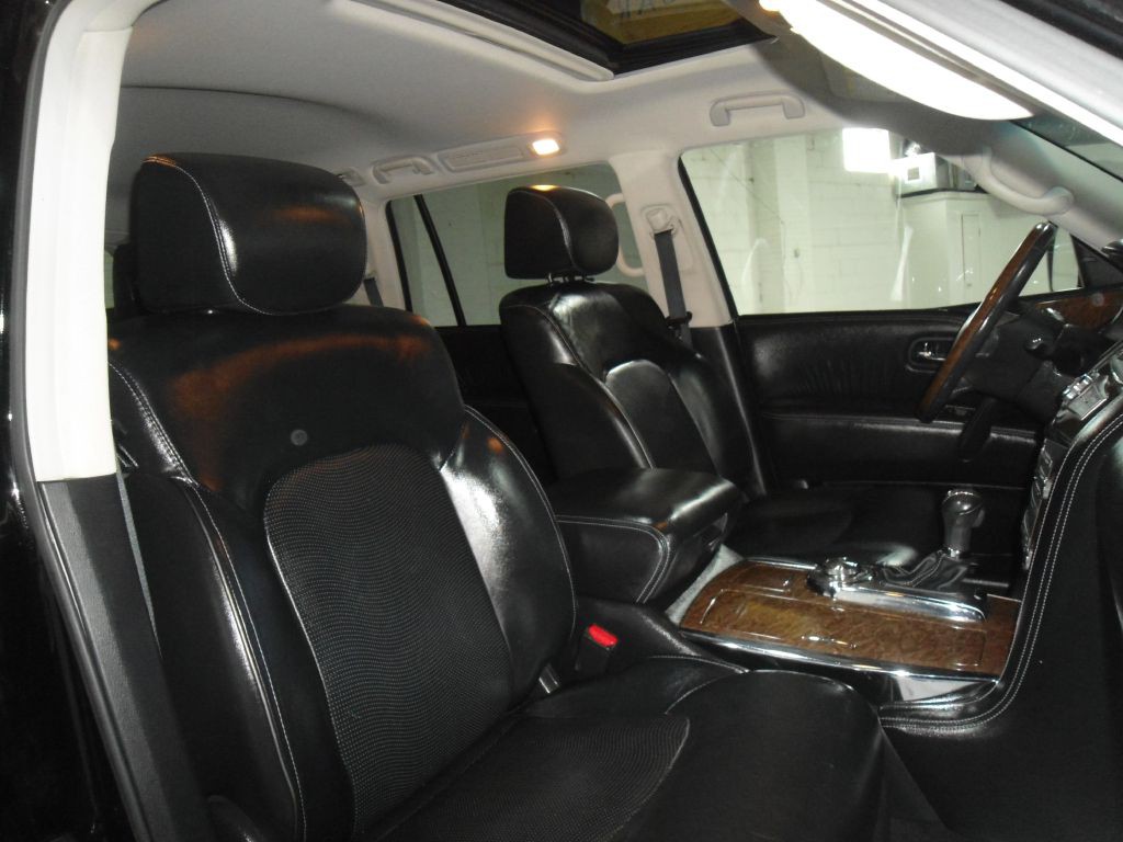 2015 INFINITI QX80 Image 17