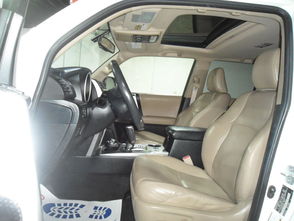 2013 Toyota 4Runner Image 8