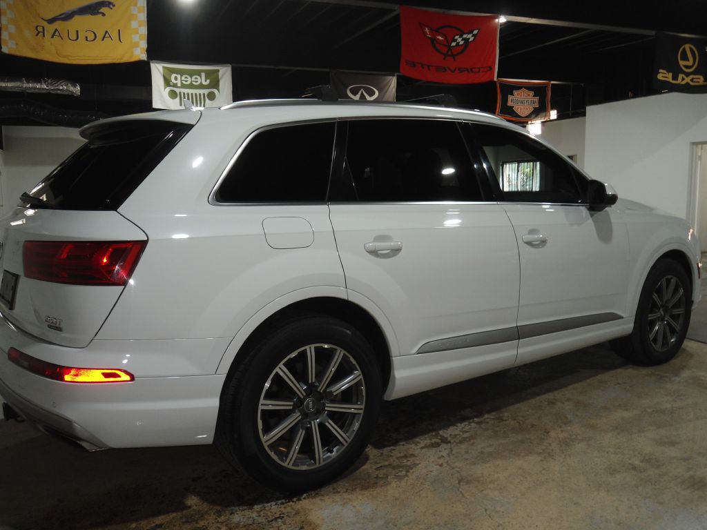 2017 Audi Q7 Image 9