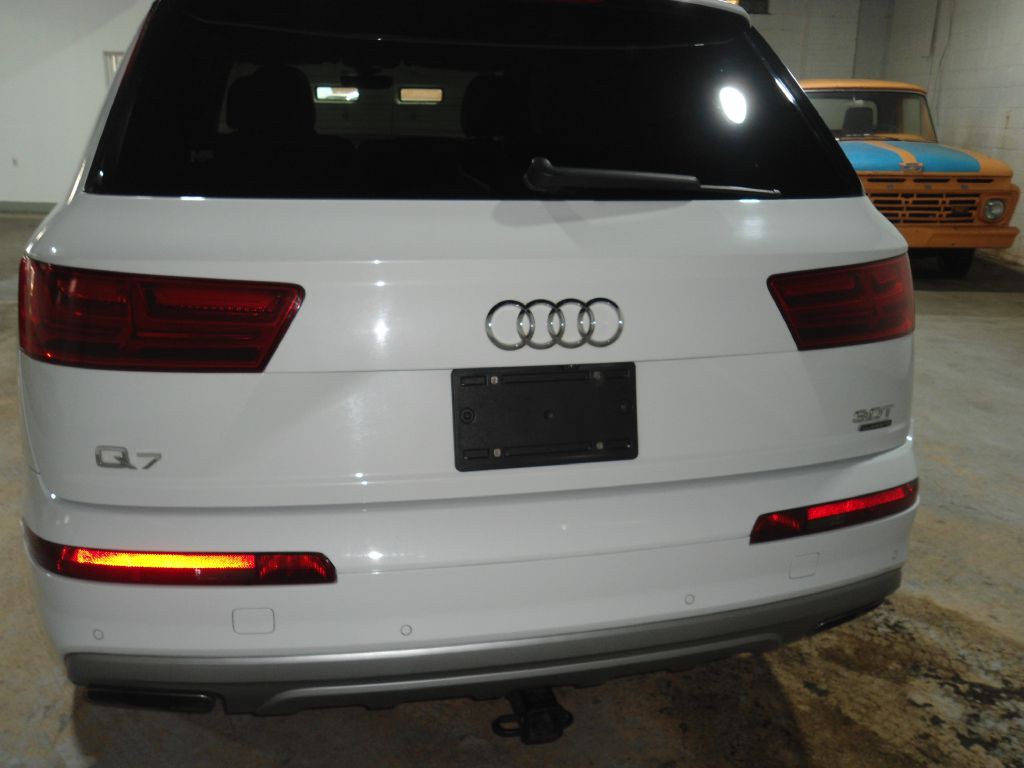 2017 Audi Q7 Image 10