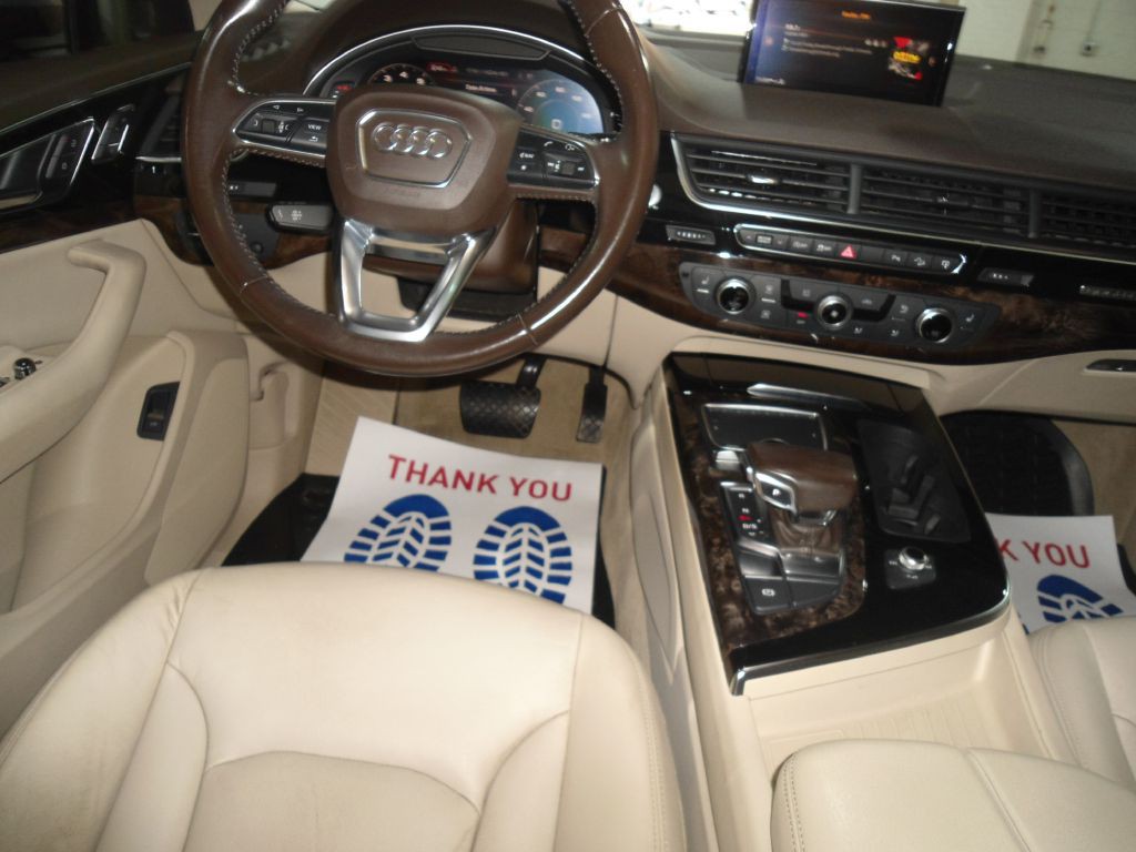 2017 Audi Q7 Image 12