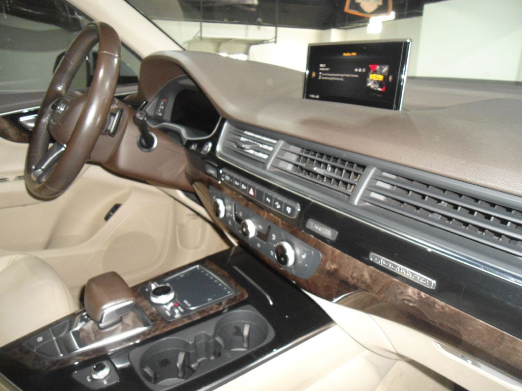 2017 Audi Q7 Image 23