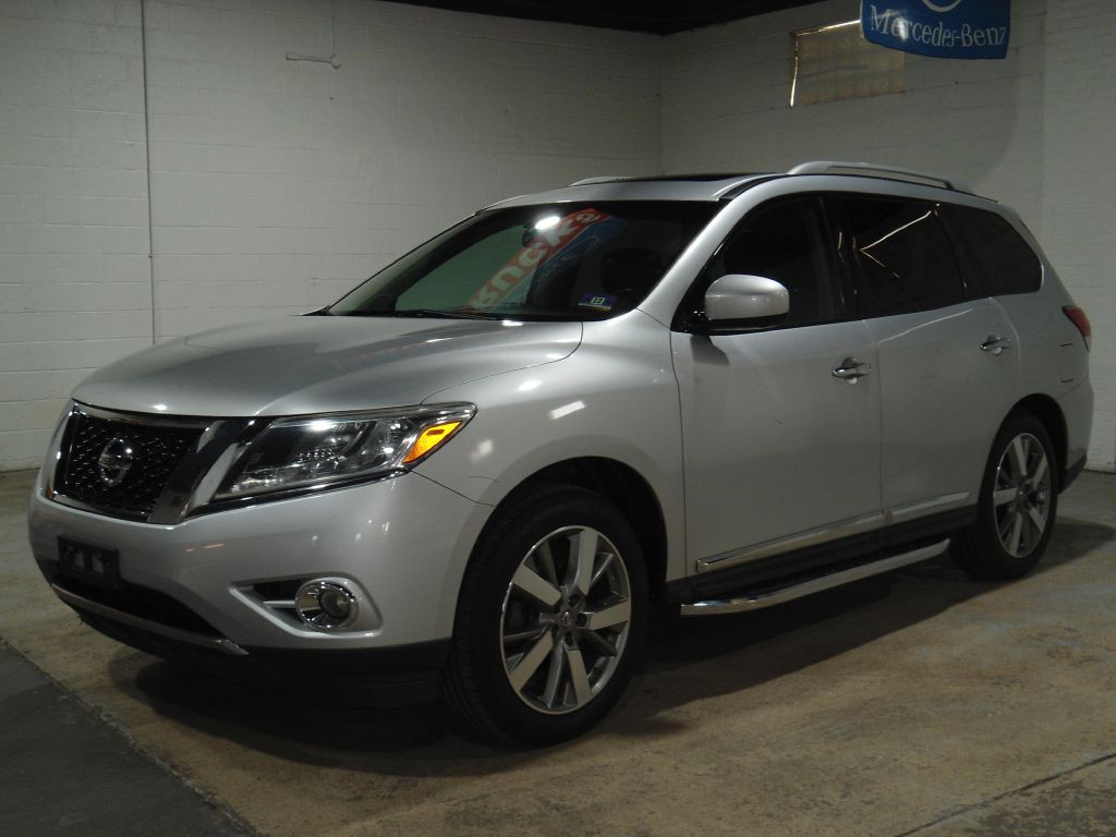 2014 Nissan Pathfinder Image 2