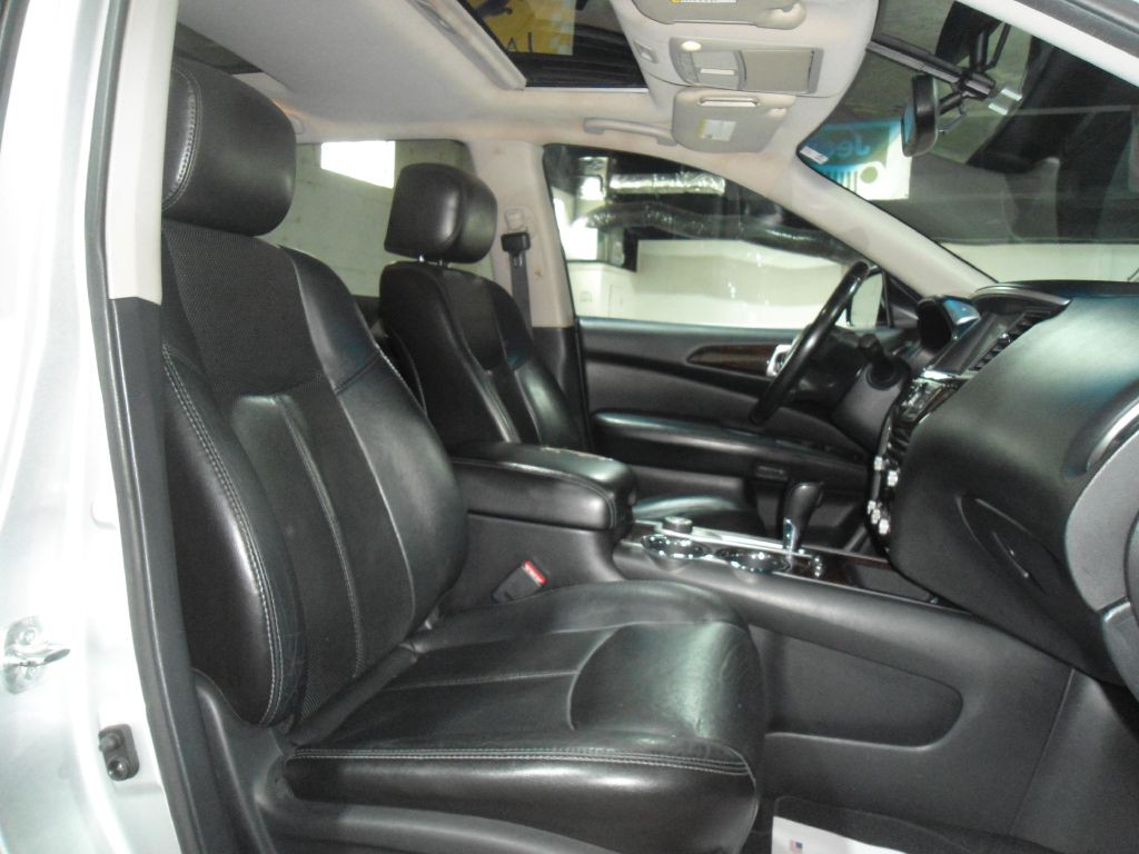 2014 Nissan Pathfinder Image 14