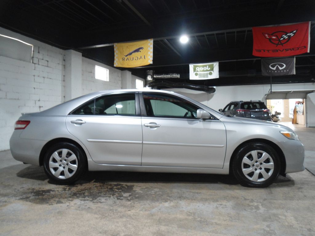 2010 Toyota Camry Image 4