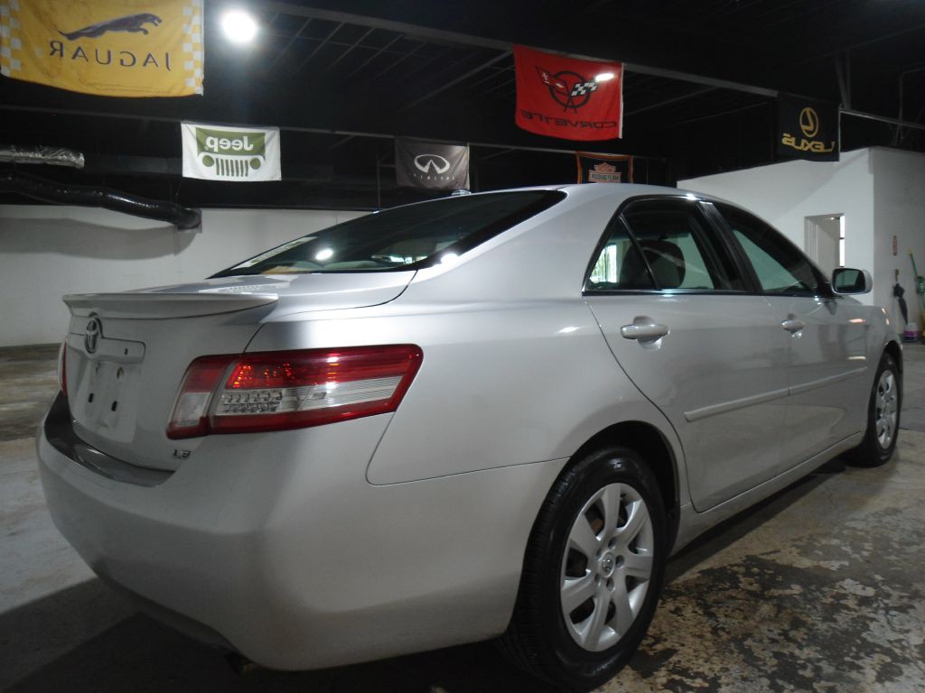 2010 Toyota Camry Image 5