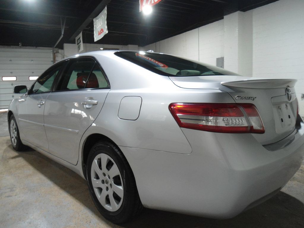 2010 Toyota Camry Image 6