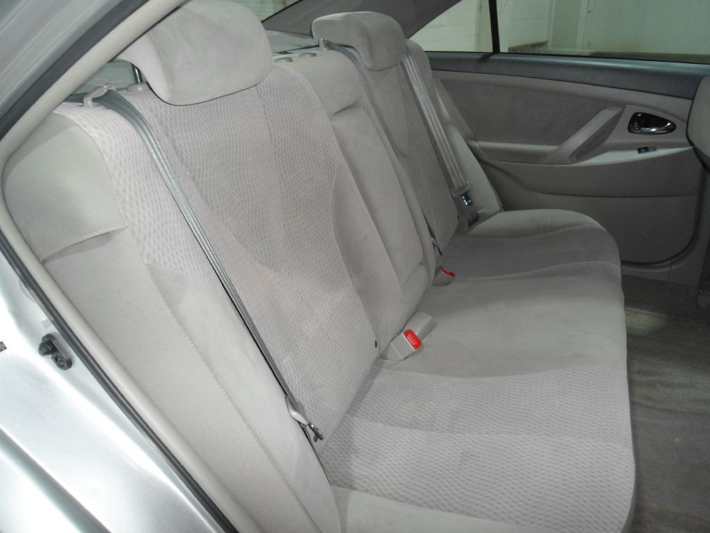 2010 Toyota Camry Image 9