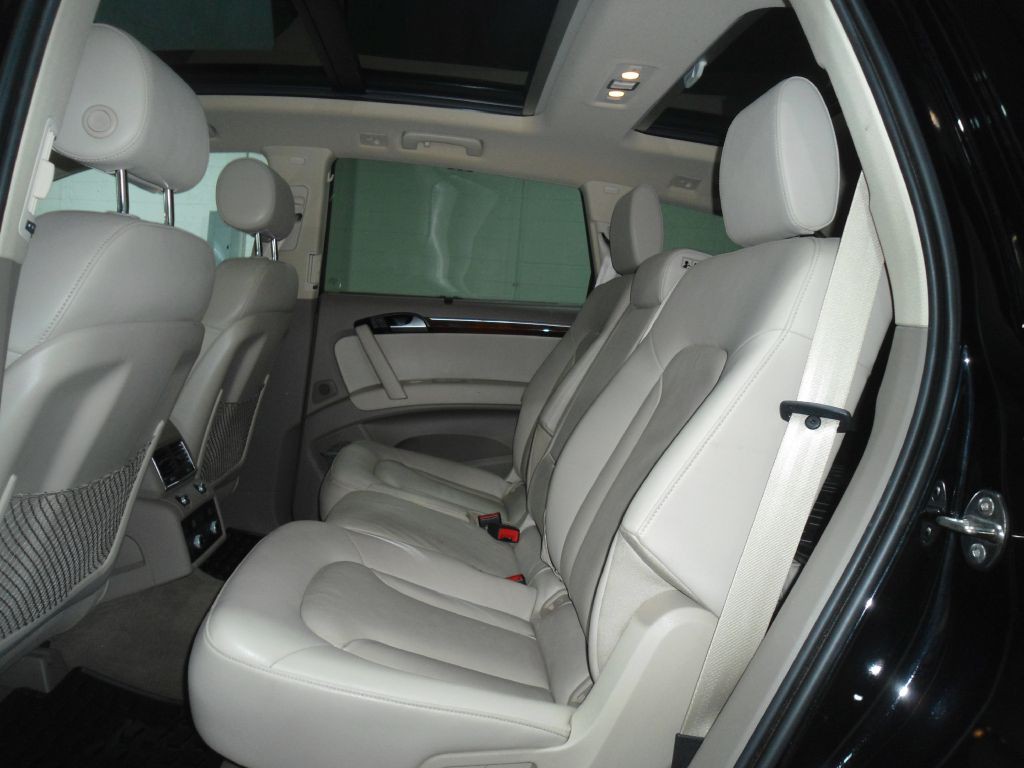 2015 Audi Q7 Image 10