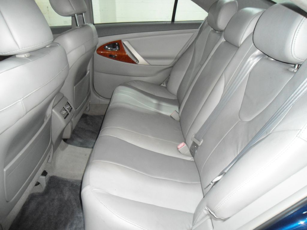 2010 Toyota Camry Image 11