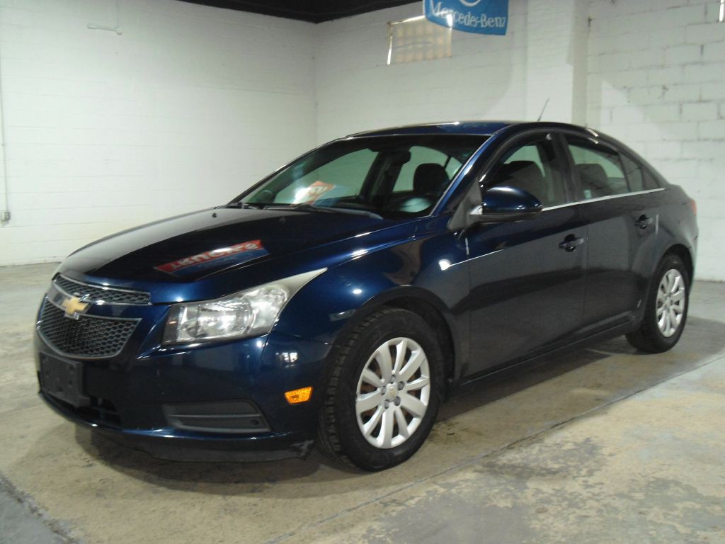 2011 Chevrolet Cruze Image 1
