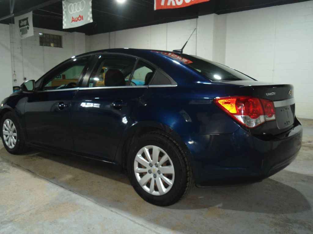 2011 Chevrolet Cruze Image 6