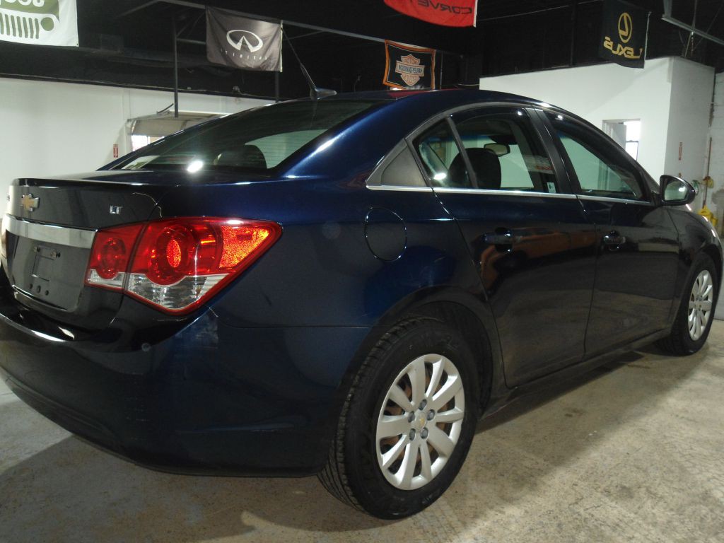 2011 Chevrolet Cruze Image 10