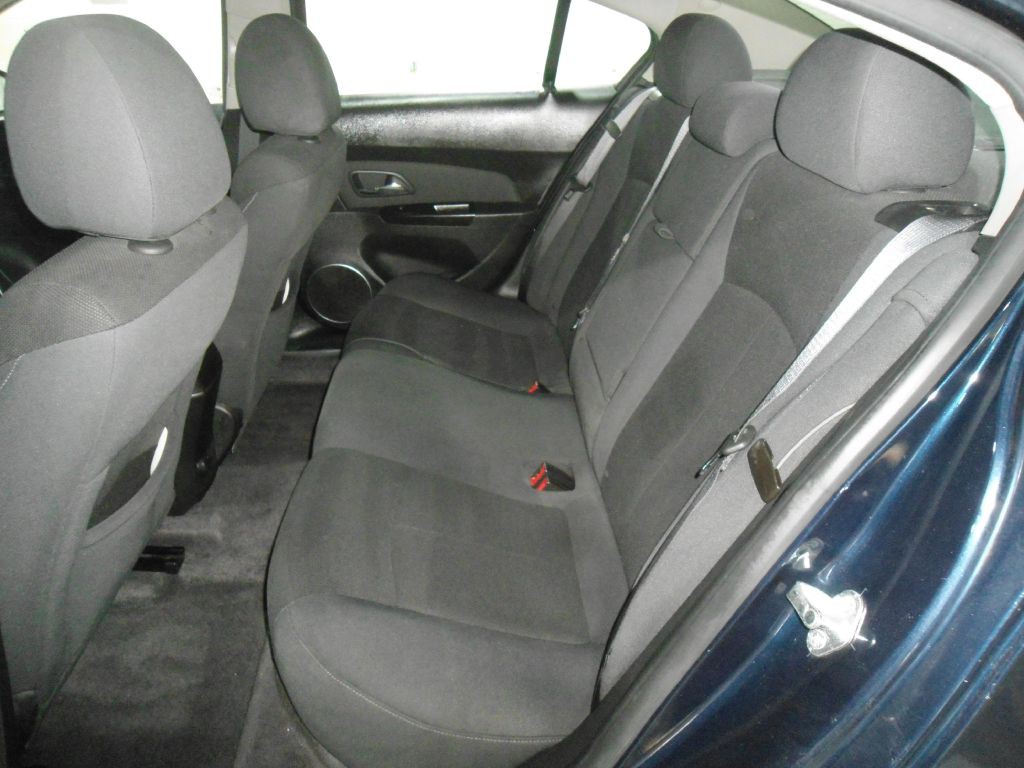 2011 Chevrolet Cruze Image 11