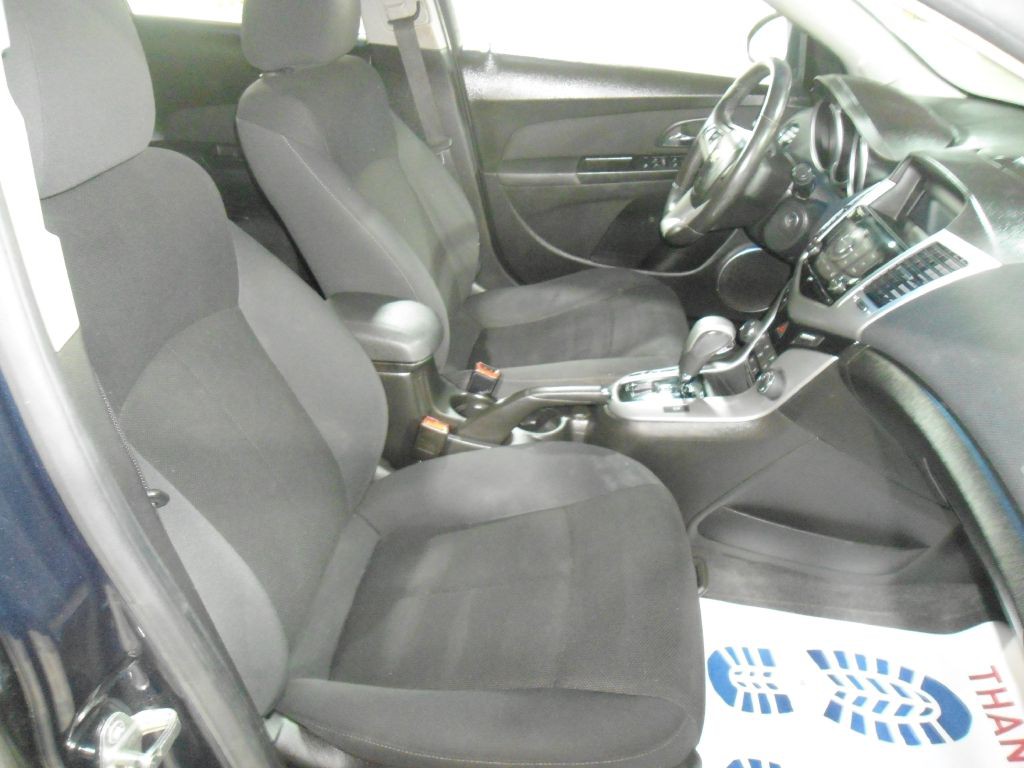 2011 Chevrolet Cruze Image 14